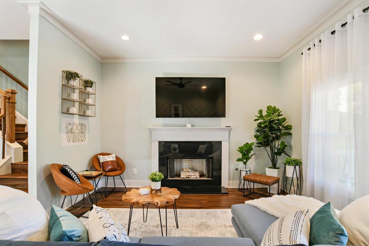 Sun Lit Modern Home With Good Vibes And Lots Of Coffee - Designedbydom Атланта Екстер'єр фото