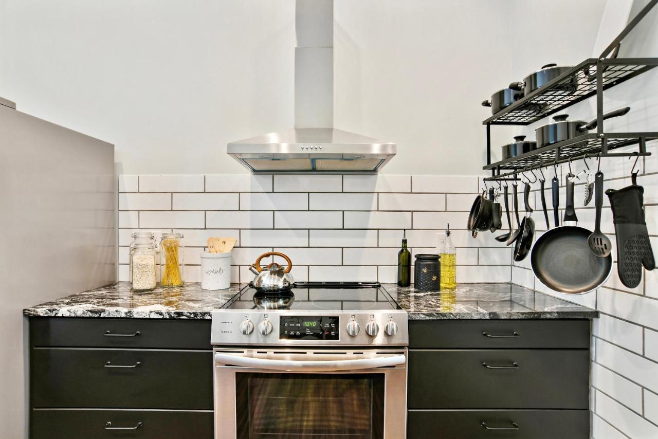 Sun Lit Modern Home With Good Vibes And Lots Of Coffee - Designedbydom Атланта Екстер'єр фото